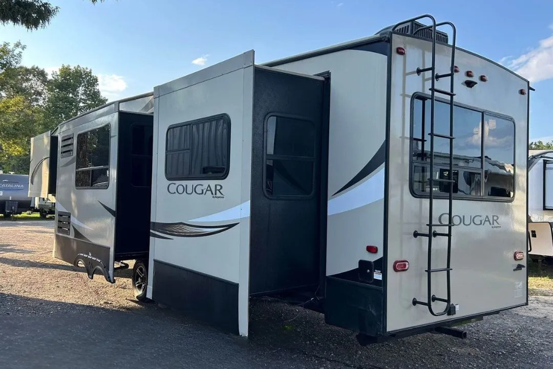 who buys campers for cash